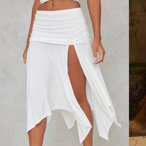 NWT PrettyLittleThing White Asymmetric Midi Skirt with Slit size: 2